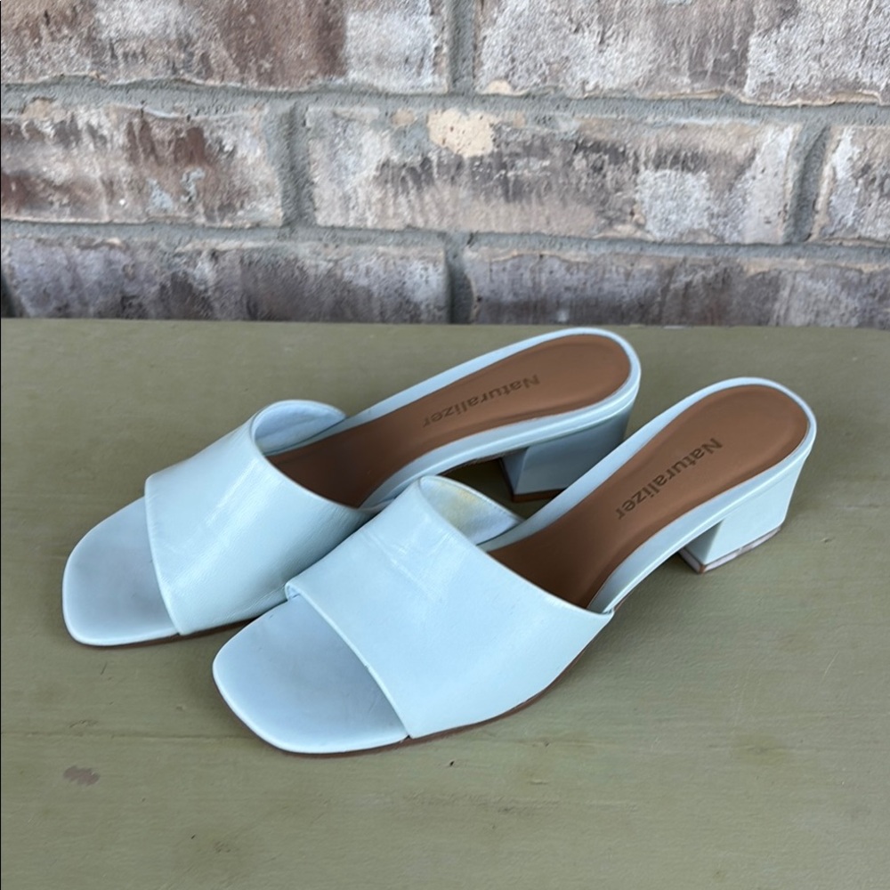 Vintage Y2K  Minimalist Euro Summer Soft Blue Leather Block Heel Mules